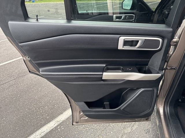 Used 2021 Ford Explorer XLT image 23