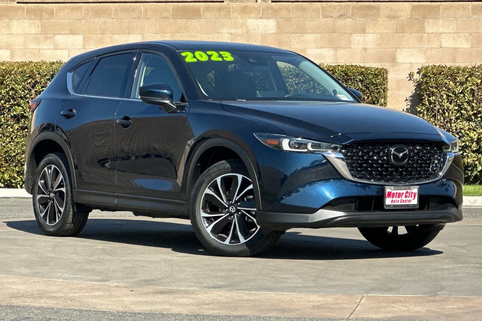 Used 2023 MAZDA CX-5 AWD 2.5 S w/ Premium Plus Pkg image 2