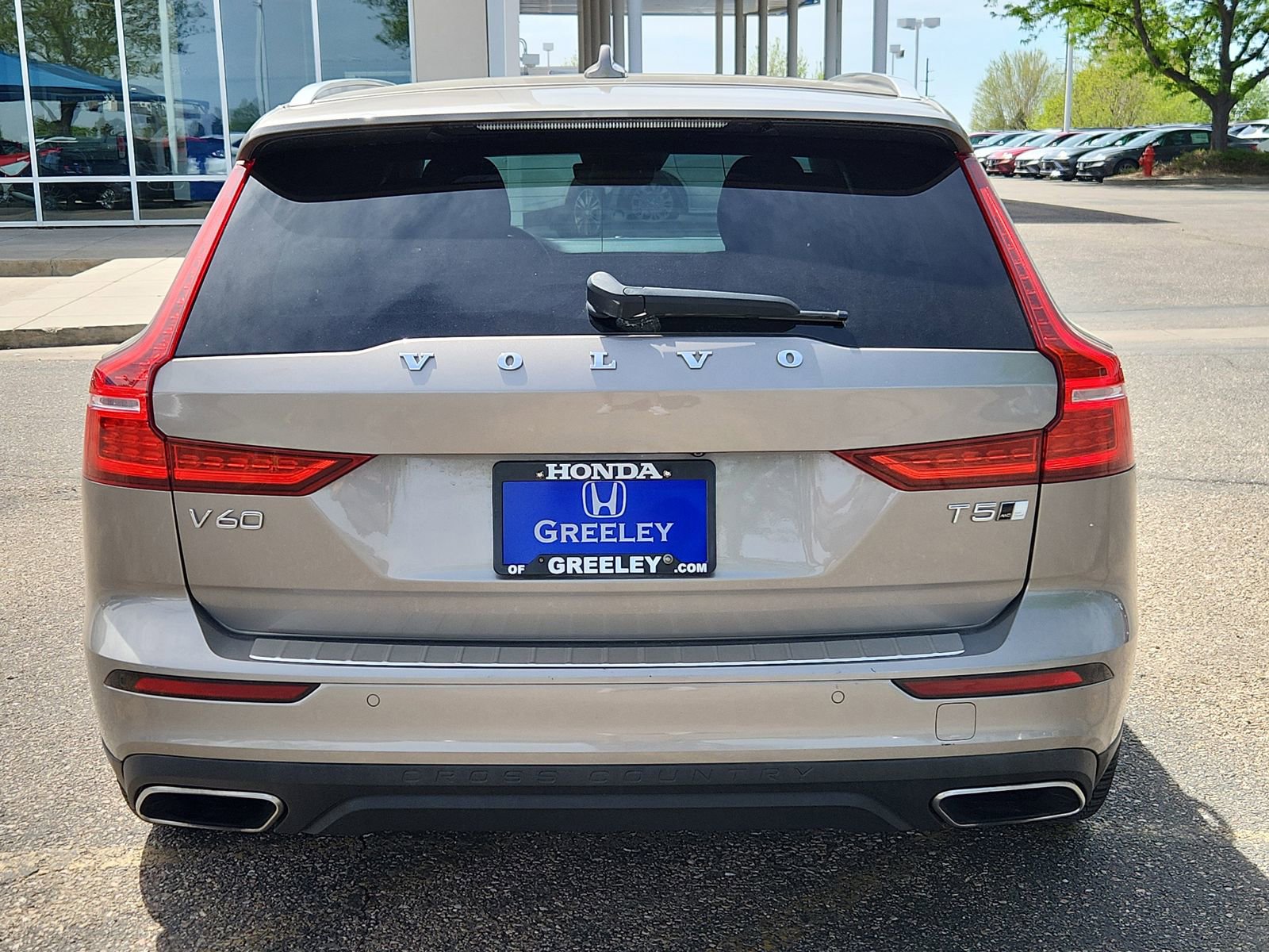 Used 2020 Volvo V60 T5 Cross Country w/ Protection Package Premier AWD/4WD image 4