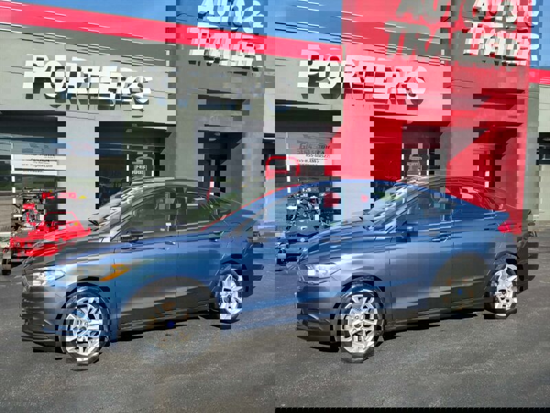 Used 2018 Ford Fusion SE w/ Fusion SE Technology Package image 3