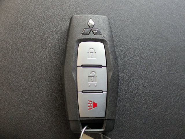 New 2026 Mitsubishi Outlander ES image 32