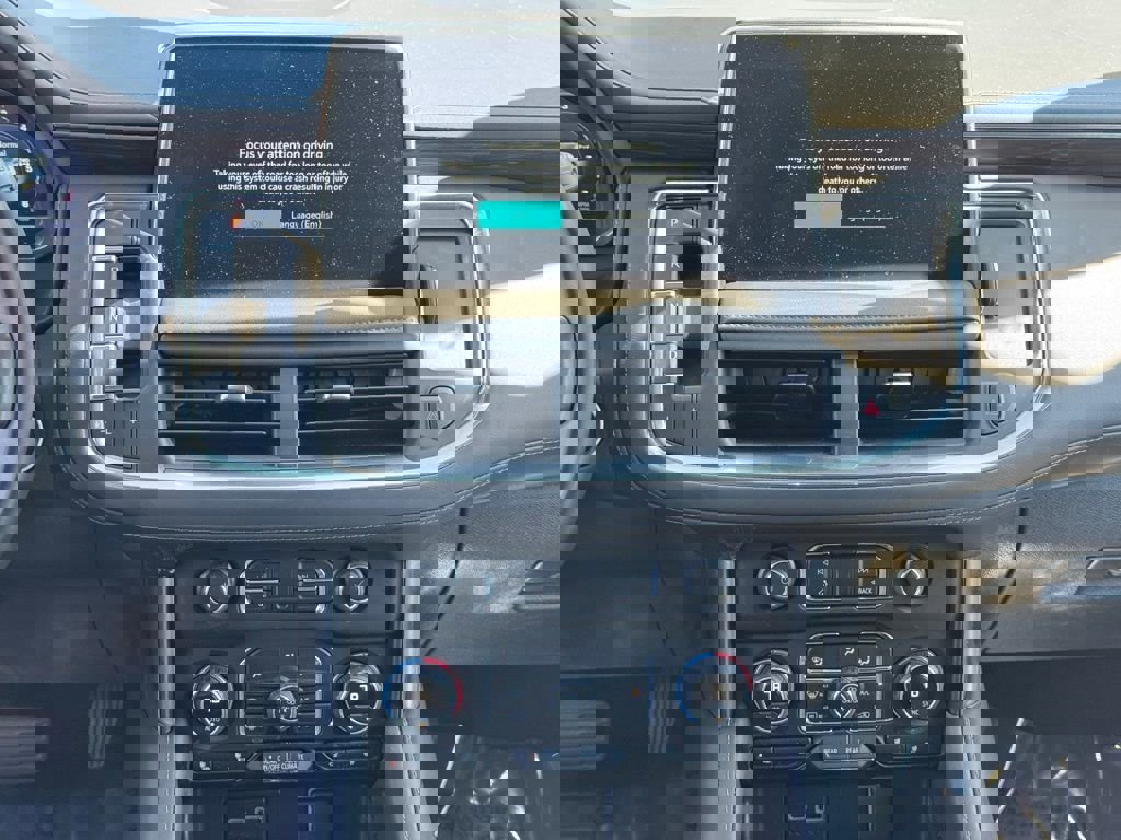 Used 2024 Chevrolet Suburban LT image 19