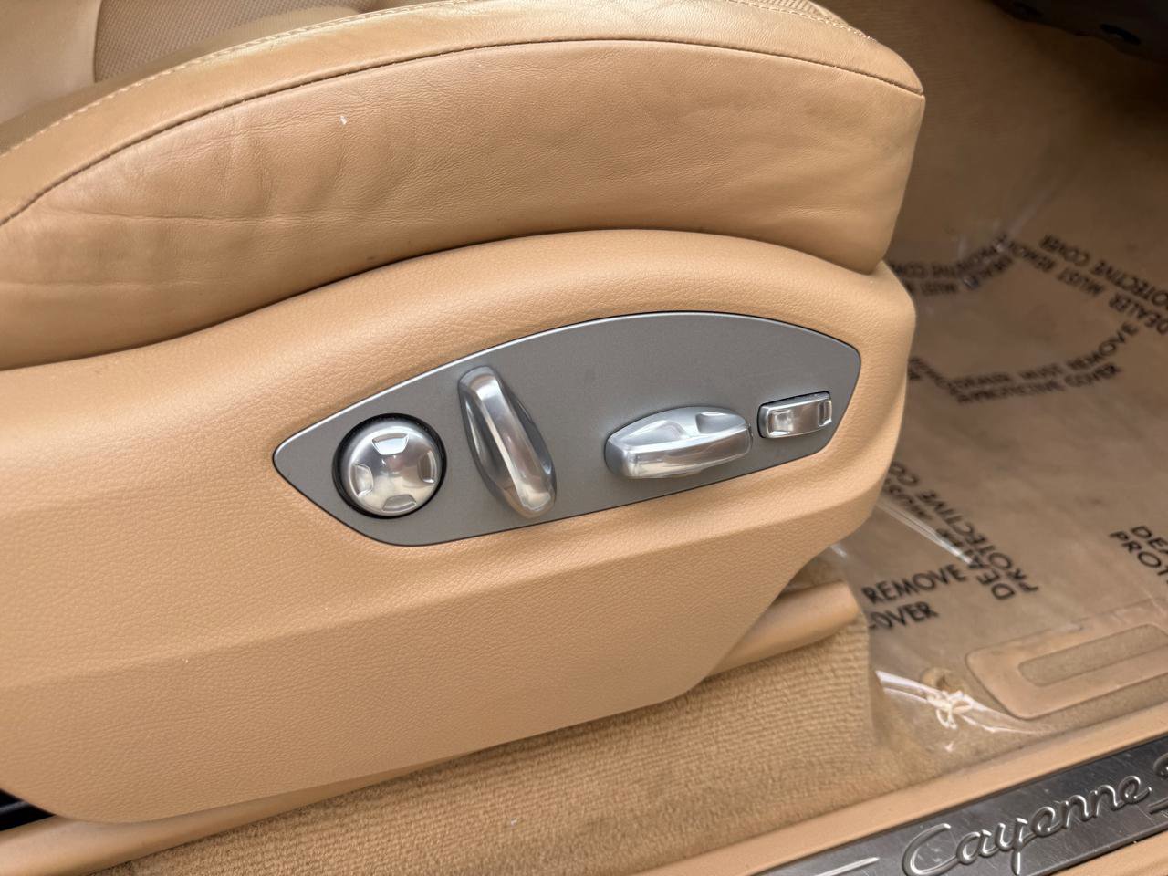 Used 2014 Porsche Cayenne S AWD/4WD image 29