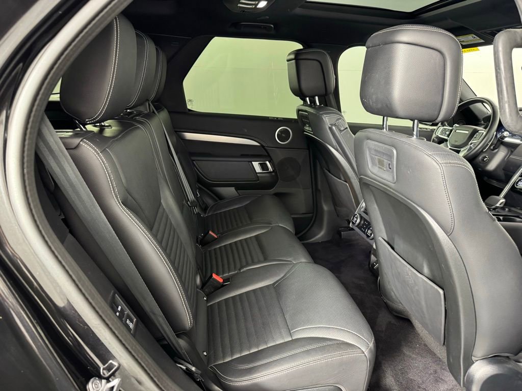 Used 2021 Land Rover Discovery S R-Dynamic image 24