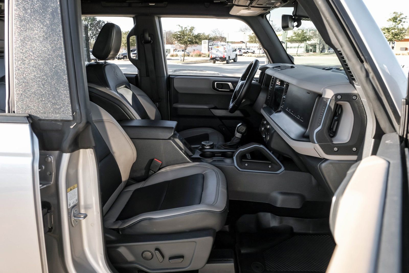 Used 2022 Ford Bronco Wildtrak image 32