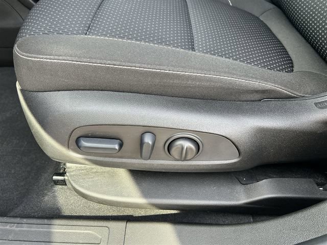 Used 2023 GMC Acadia SLE w/ Driver Convenience Package image 19