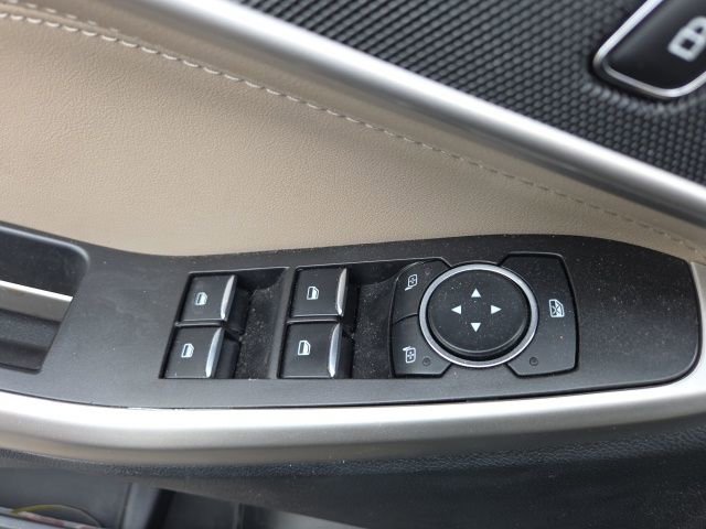 Used 2023 Ford Explorer XLT image 25