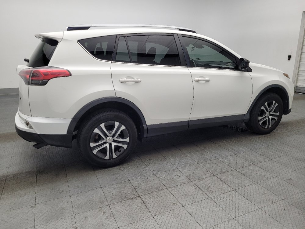 Used 2018 Toyota RAV4 LE FWD image 10