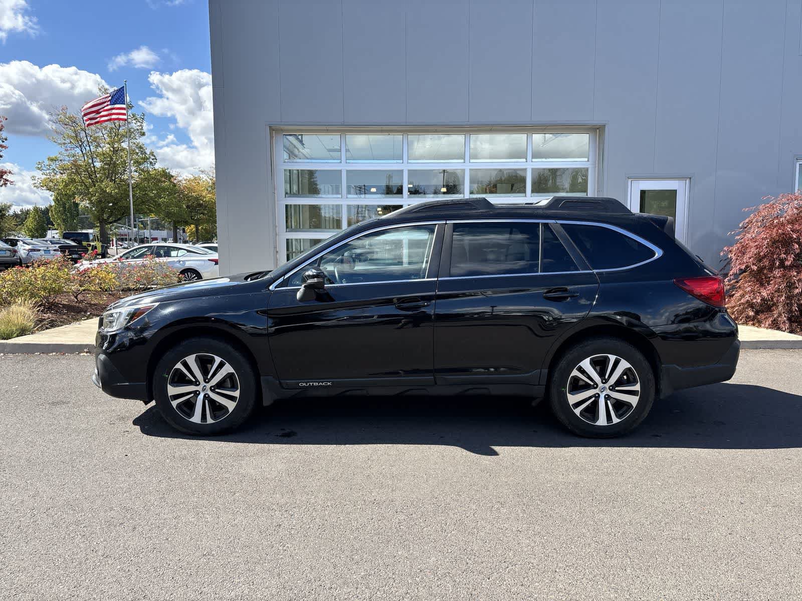 Used 2018 Subaru Outback 2.5i Limited AWD/4WD image 2
