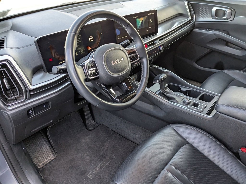 Used 2024 Kia Sorento S image 17