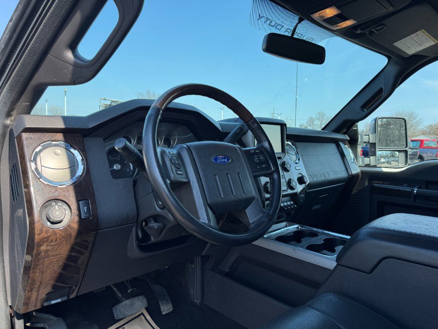 Used 2015 Ford F350 Platinum w/ Platinum Package image 14