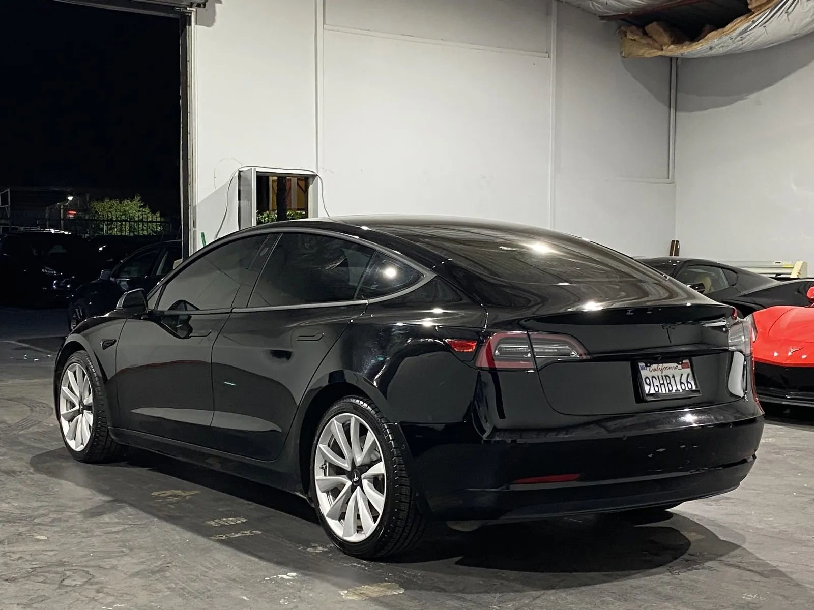 Used 2019 Tesla Model 3 Standard Range Plus image 2