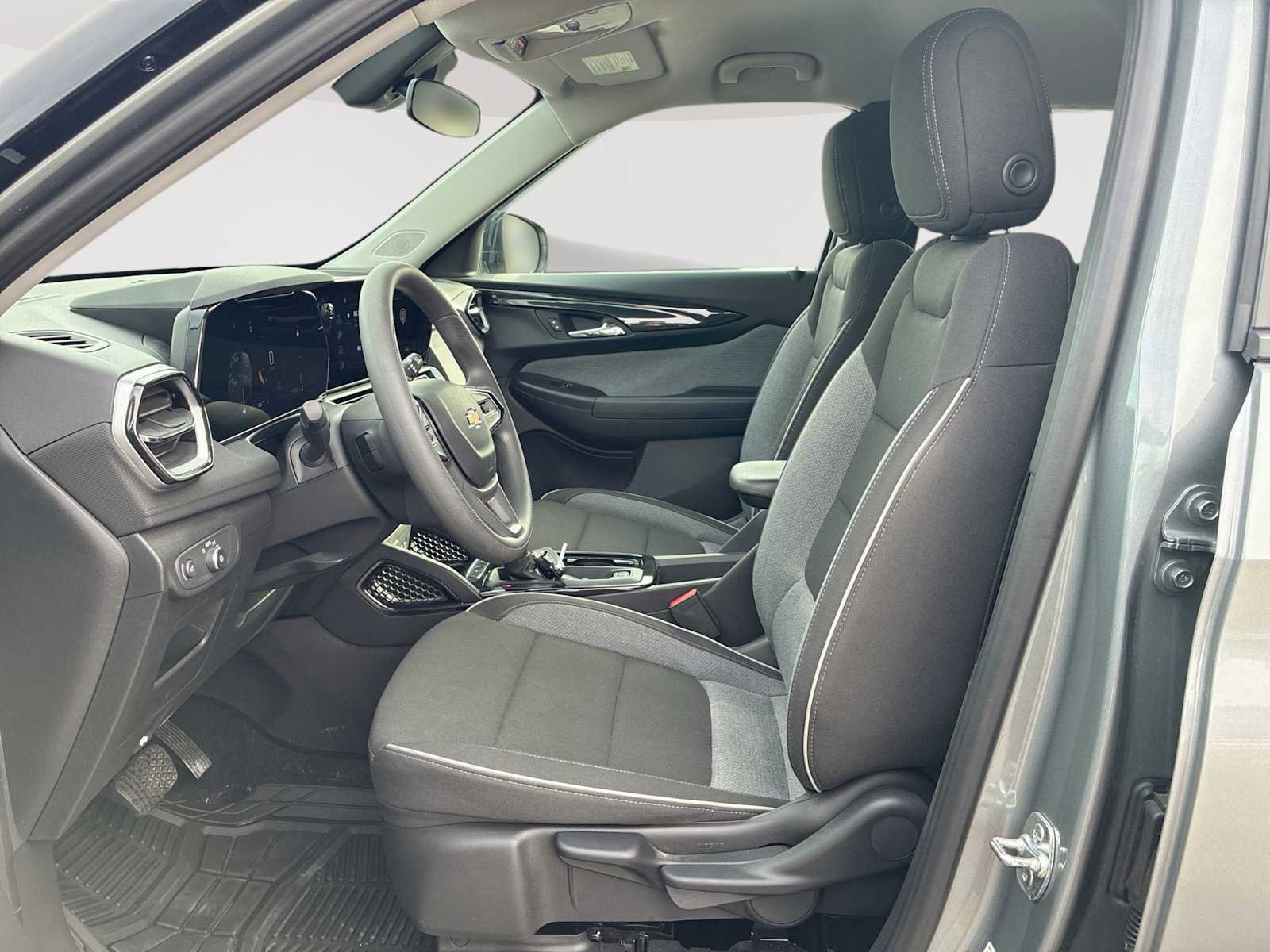 Certified 2025 Chevrolet TrailBlazer LS w/ LS Convenience Package image 18