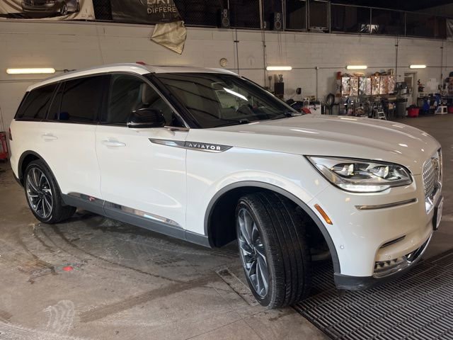 Used 2023 Lincoln Aviator Reserve w/ Equipment Group 201A AWD/4WD image 8