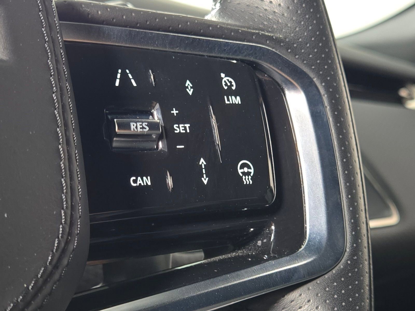 Used 2023 Land Rover Range Rover Evoque R-Dynamic S image 26