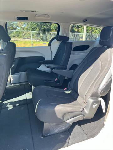 Used 2023 Chrysler Voyager LX image 41