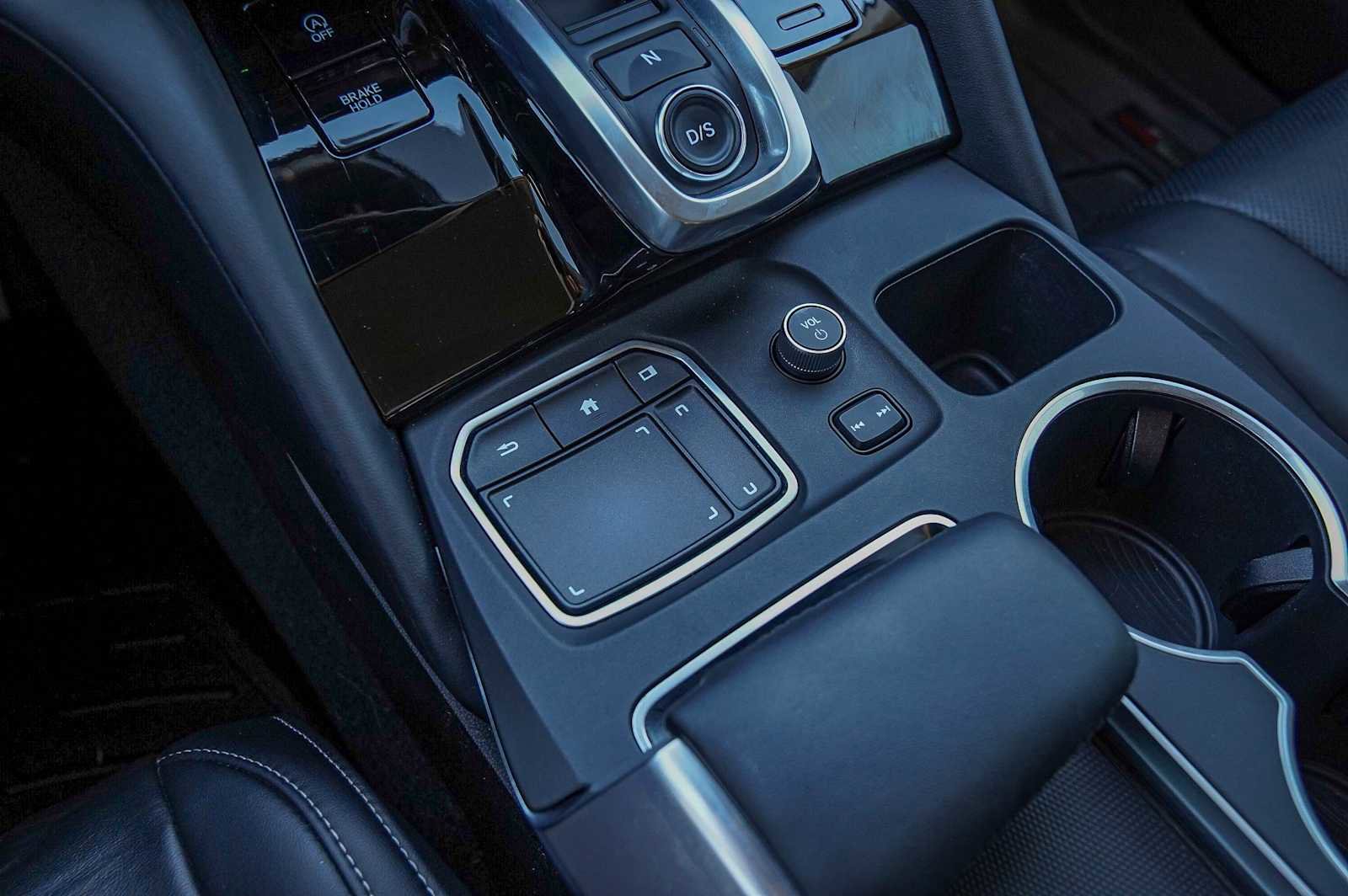 Used 2022 Acura MDX FWD w/ Technology Package image 21