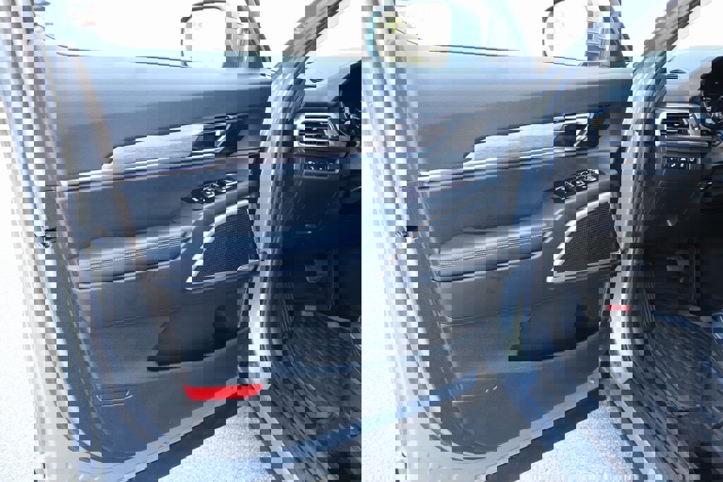 Used 2022 Kia Telluride EX image 40