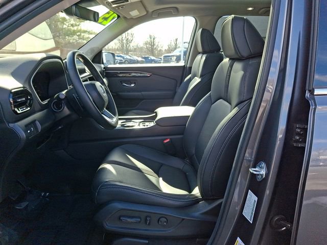 Used 2025 Honda Pilot Touring image 15
