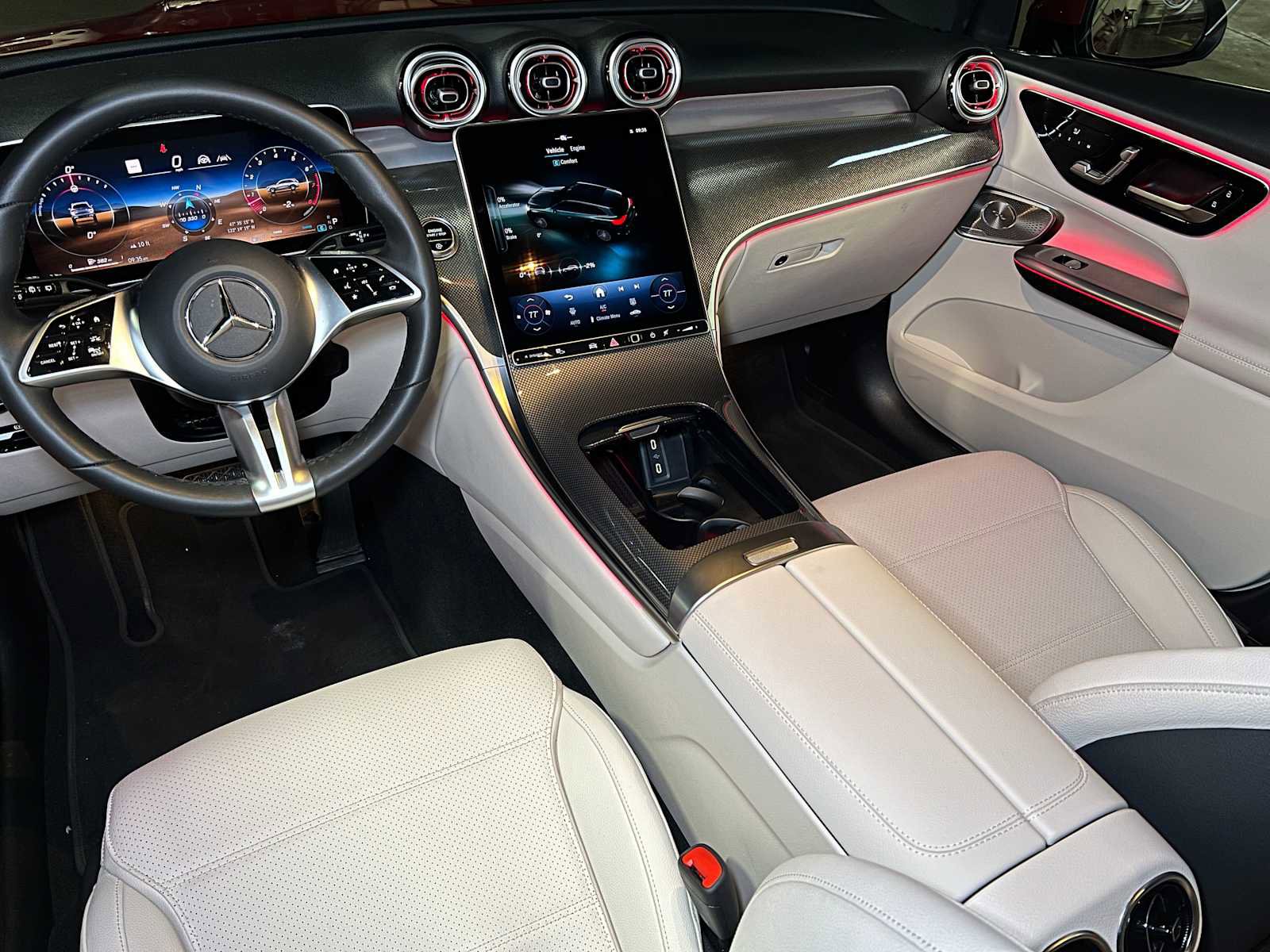 Certified 2025 Mercedes-Benz GLC 300 4MATIC image 38