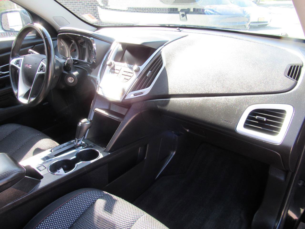 Used 2017 GMC Terrain SLE w/ Convenience Package AWD/4WD image 32