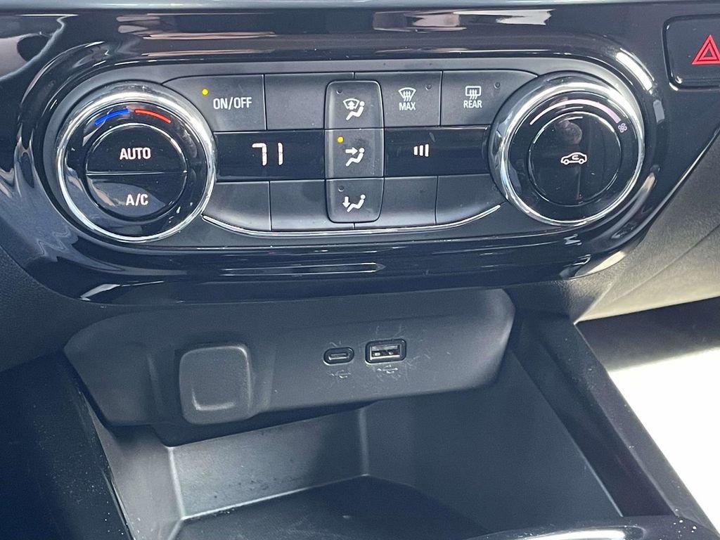 Used 2025 Chevrolet Trax LT image 15