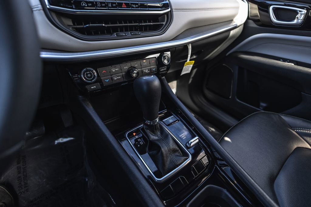 Used 2026 Jeep Compass Limited image 18