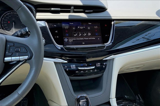 Used 2024 Cadillac XT6 Premium Luxury w/ Technology Package AWD/4WD image 5