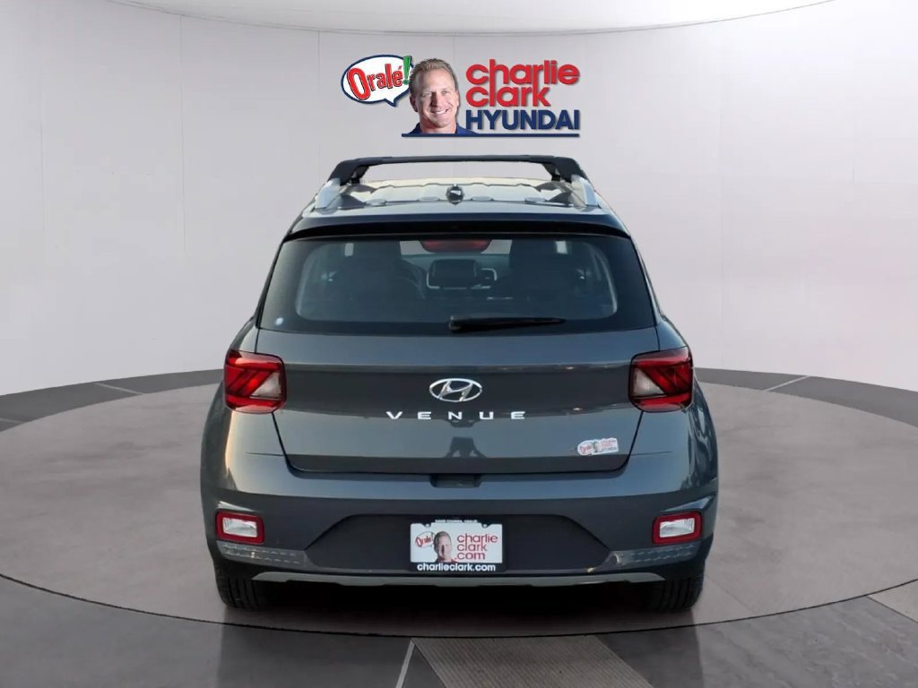 New 2026 Hyundai Venue SEL FWD image 4