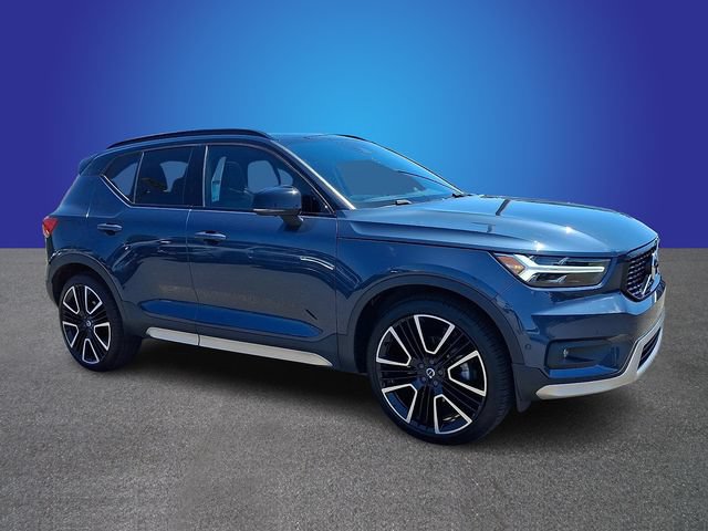 Used 2022 Volvo XC40 T5 R-Design AWD/4WD image 3