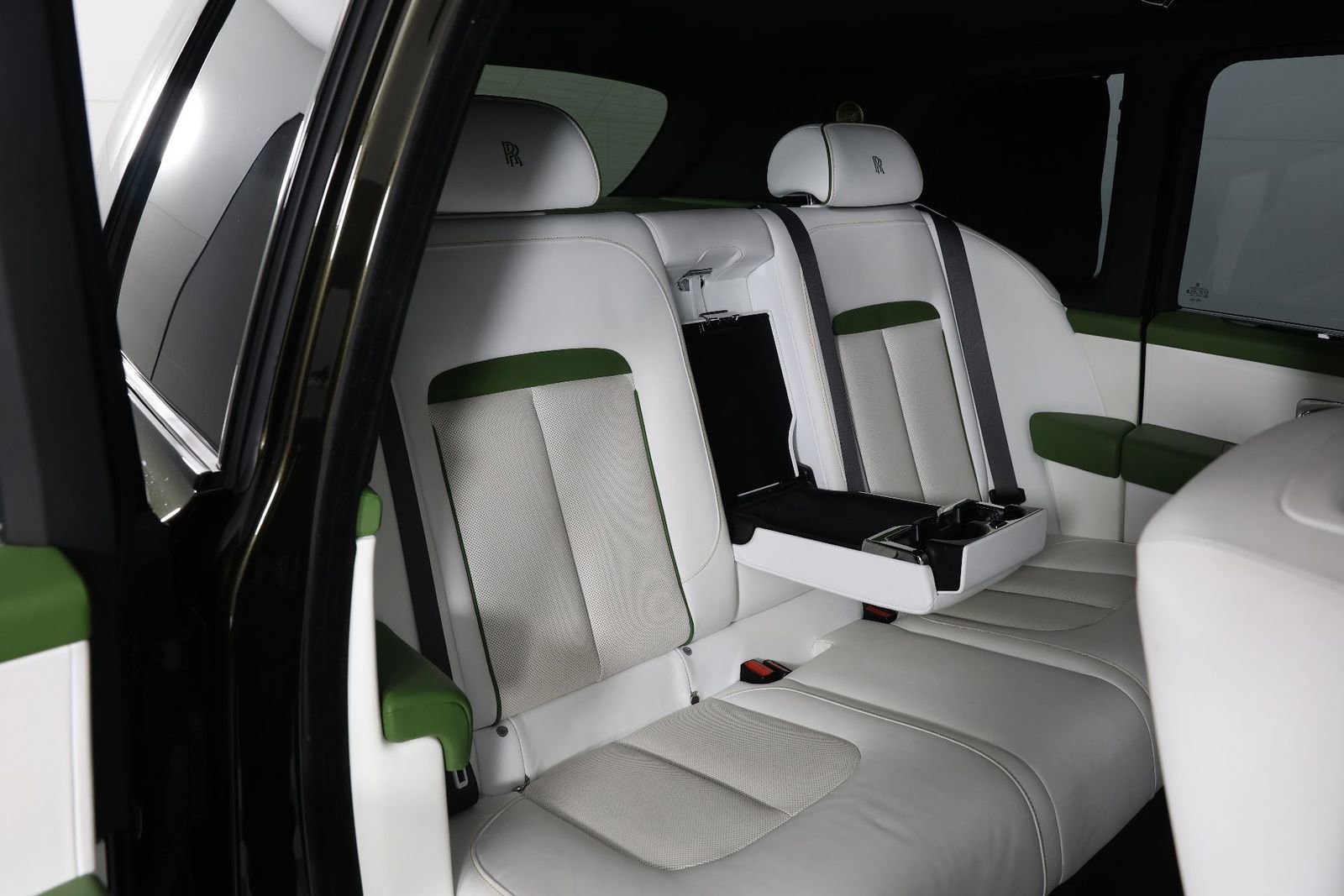 Certified 2023 Rolls-Royce Cullinan Black Badge w/ Driver's Package image 35