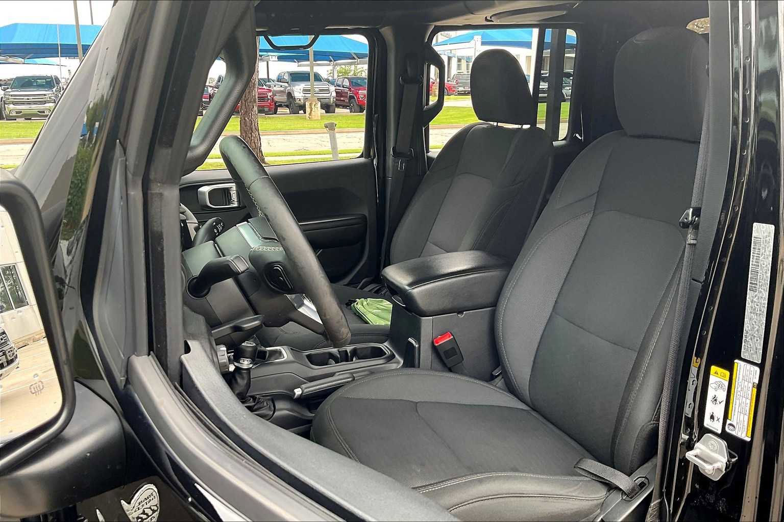 Used 2020 Jeep Gladiator Sport w/ Quick Order Package 24S image 5