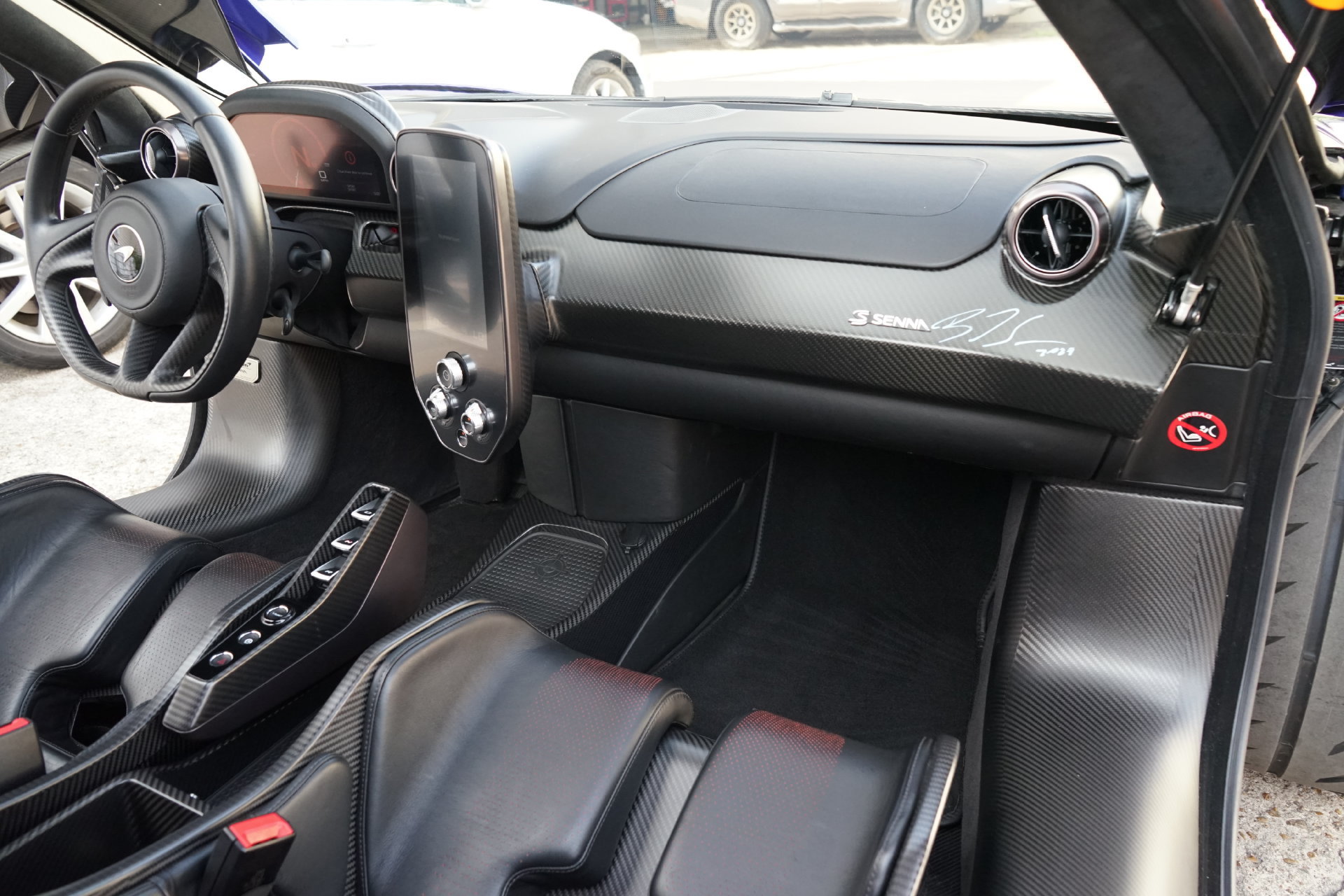 Used 2019 McLaren Senna RWD image 13