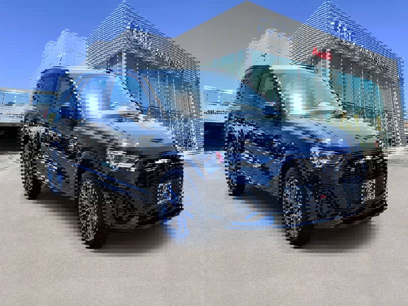 Used 2025 Audi Q3 2.0T Premium w/ Convenience Package image 5