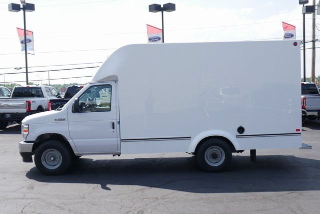 New 2026 Ford E-350 and Econoline 350 Super Duty w/ Power Equipment Group RWD image 6
