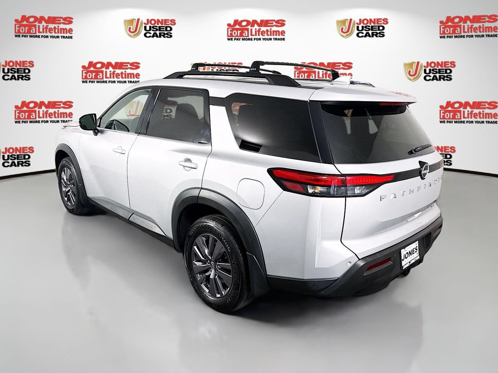 Used 2023 Nissan Pathfinder SV w/ SV Premium Package AWD/4WD image 2
