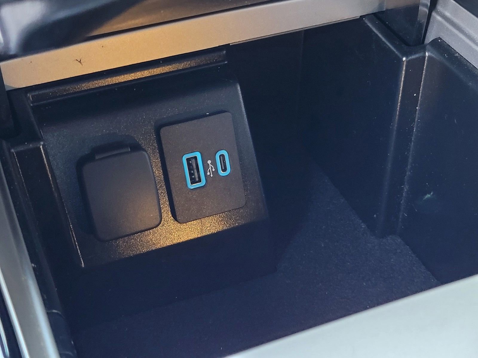 Used 2023 Ford Explorer ST w/ Equipment Group 401A image 24