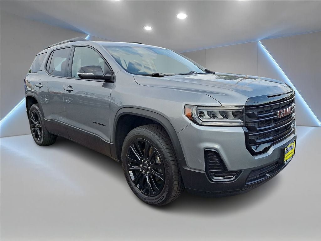 Used 2023 GMC Acadia SLE w/ Driver Convenience Package FWD image 3
