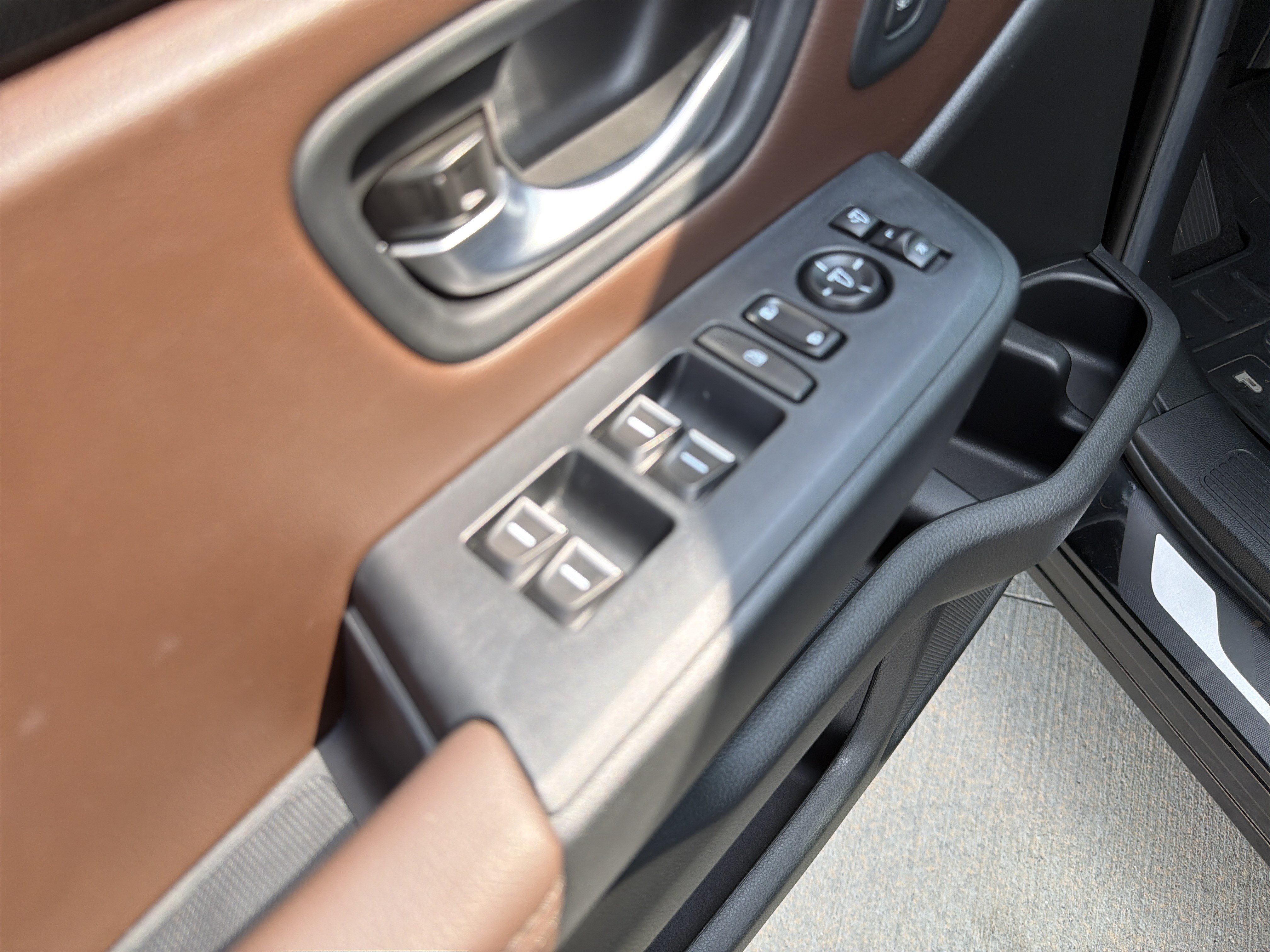 Used 2025 Honda Pilot Elite image 15