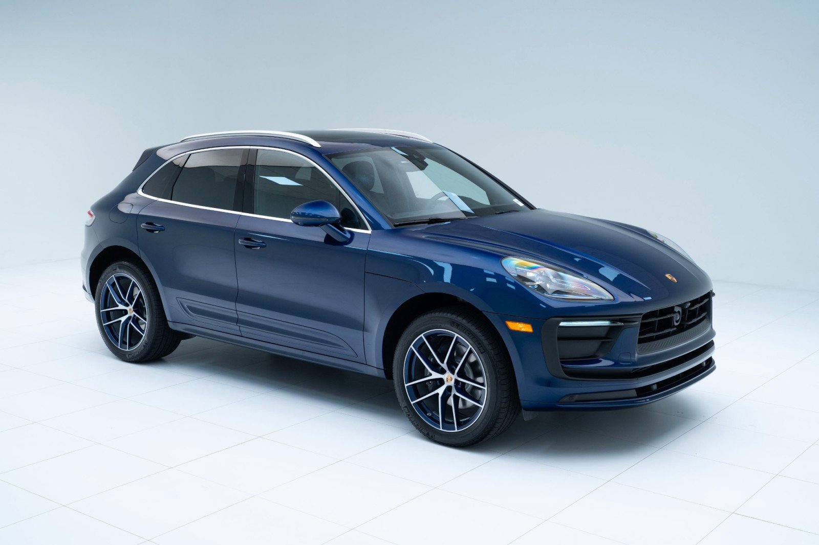 New 2025 Porsche Macan image 7