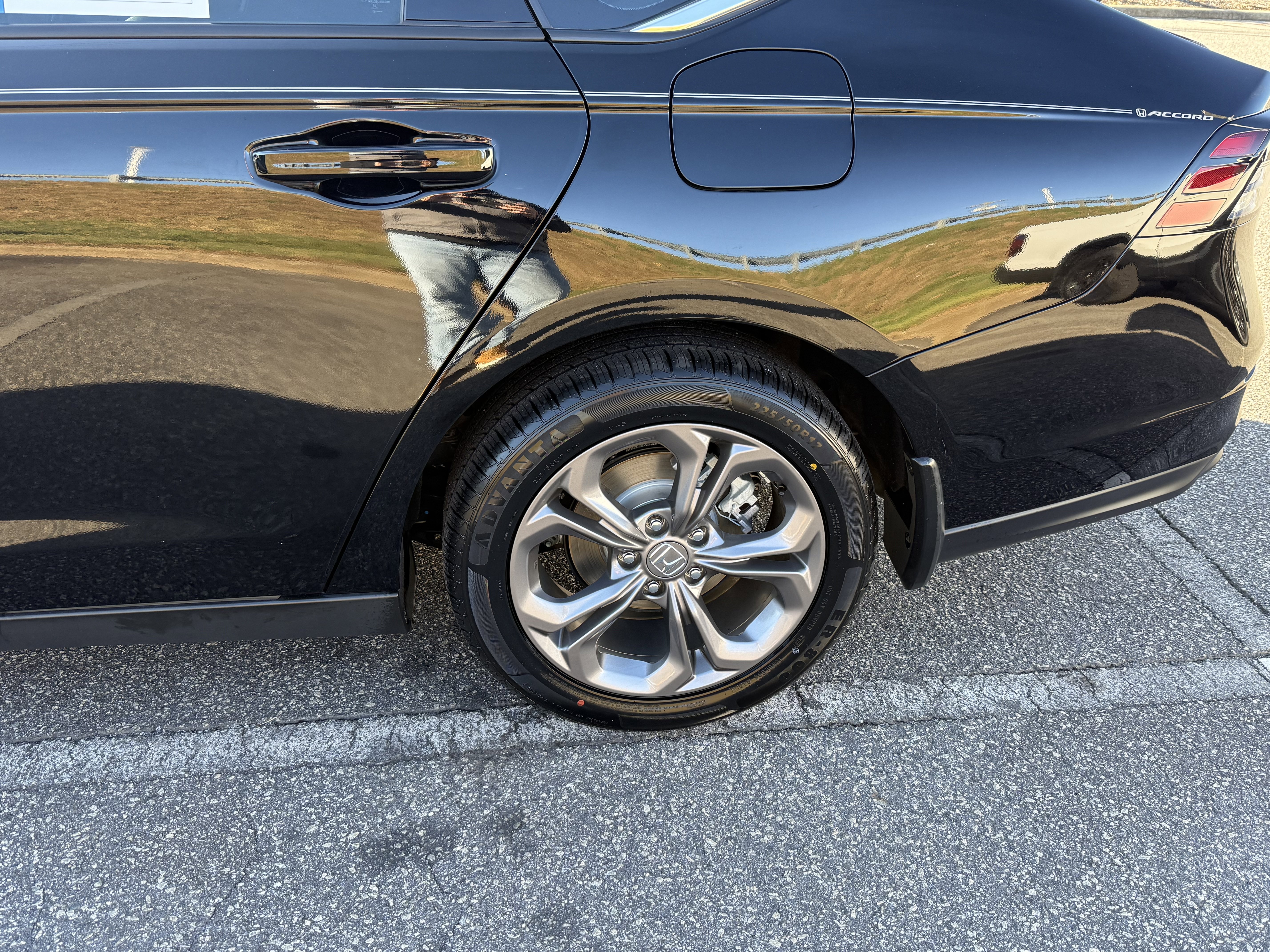 Used 2024 Honda Accord EX image 12