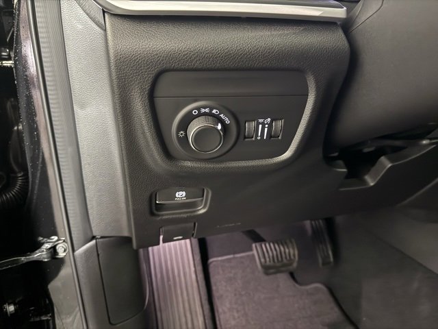 New 2025 Jeep Grand Cherokee L Altitude image 37