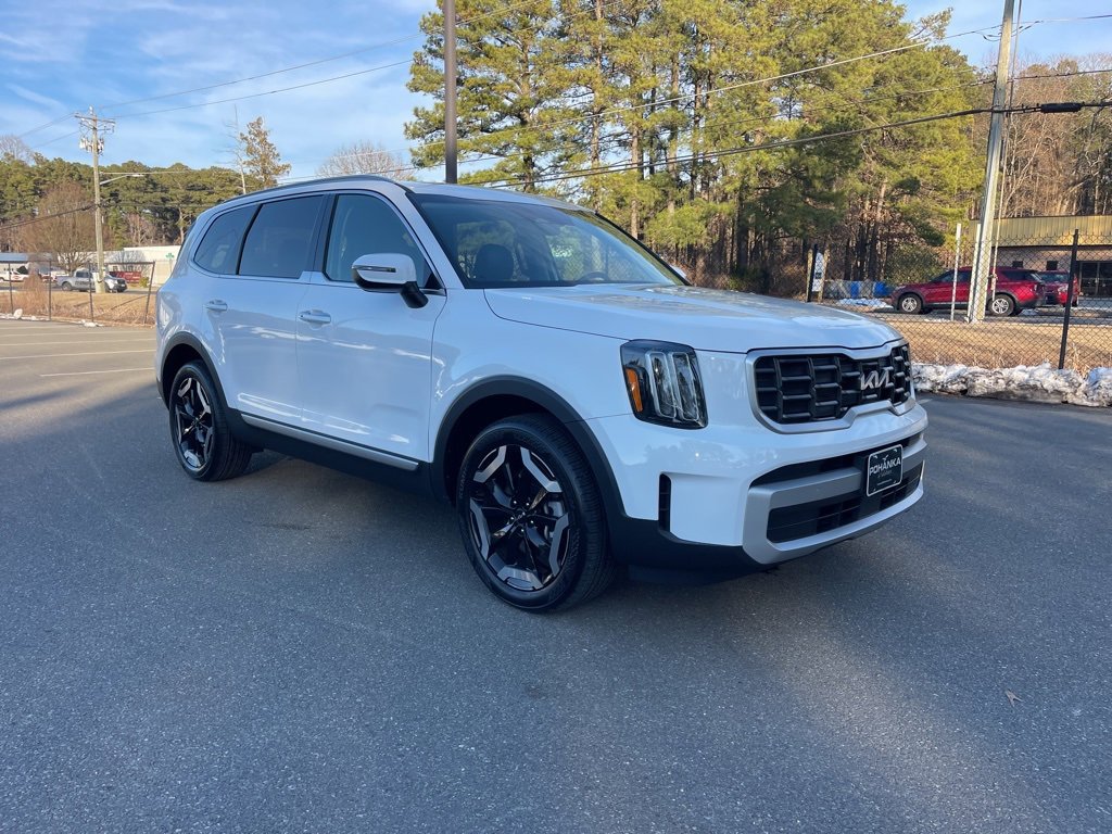 Used 2025 Kia Telluride S image 4