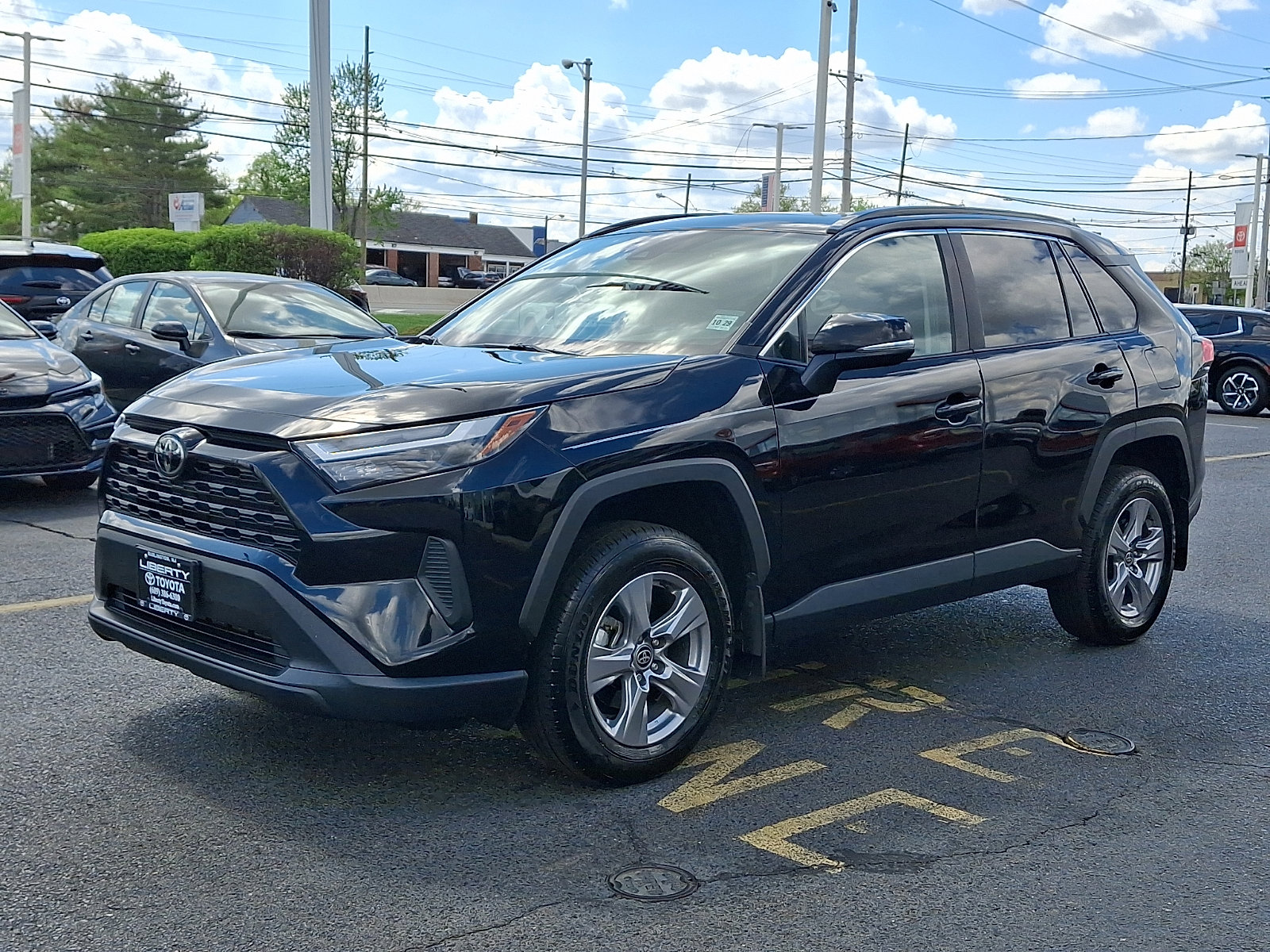 Used 2024 Toyota RAV4 XLE w/ Convenience Package image 3