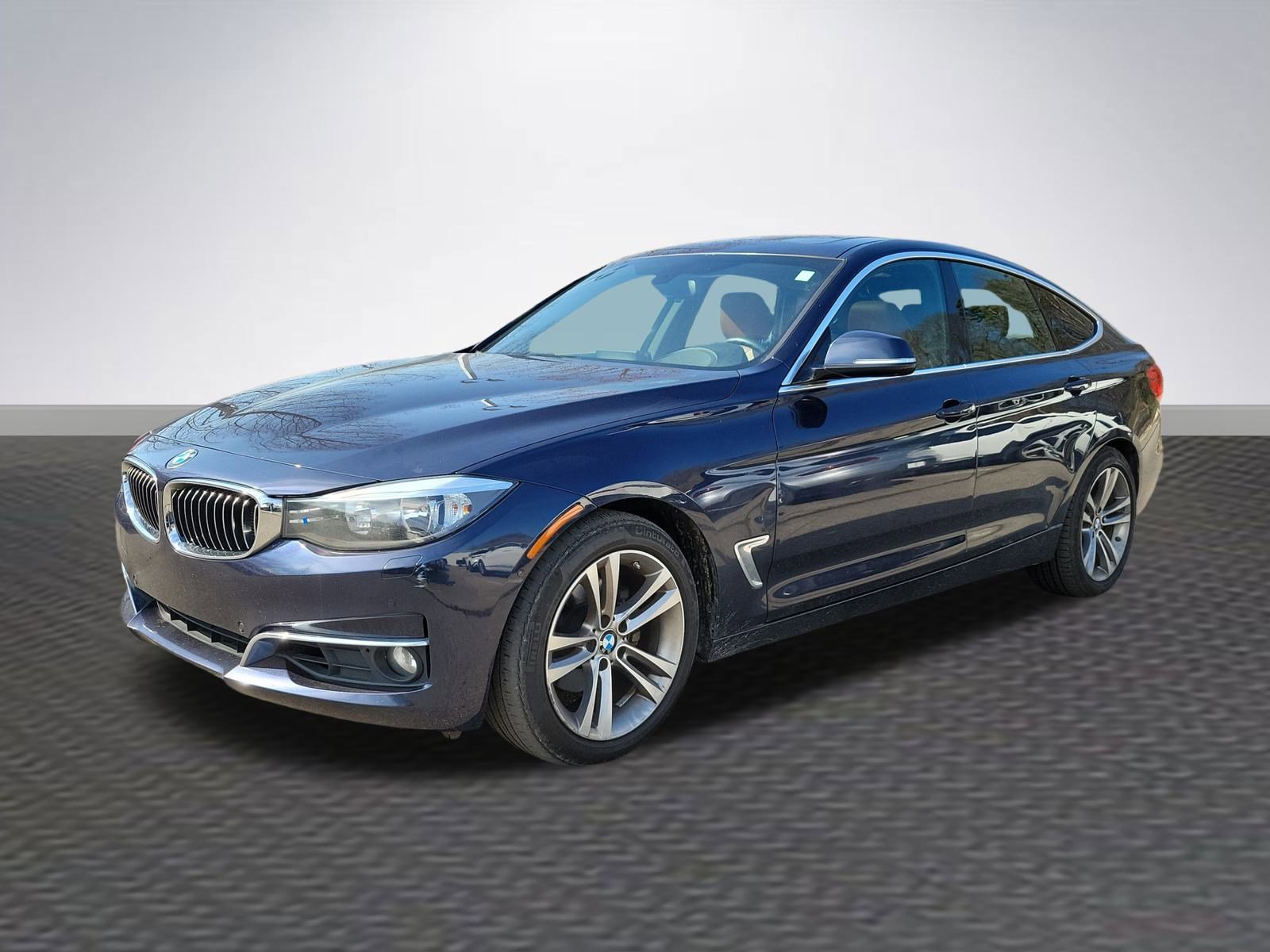 Used 2016 BMW 328i Gran Turismo xDrive image 3