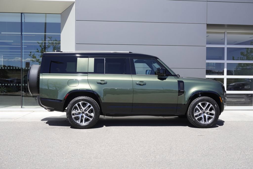 New 2026 Land Rover Defender 130 X-Dynamic SE image 7