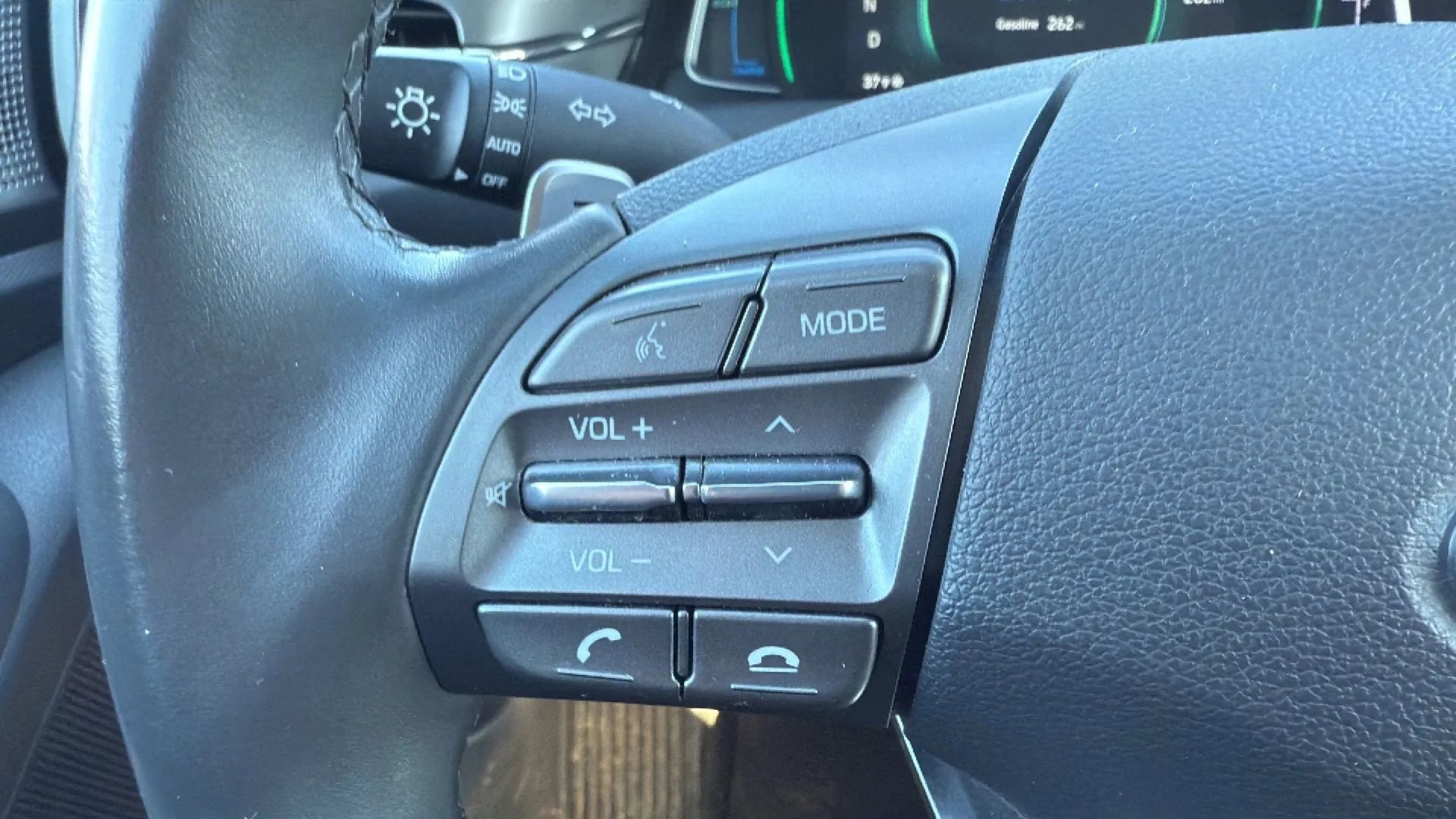 Used 2020 Hyundai Ioniq SEL image 12