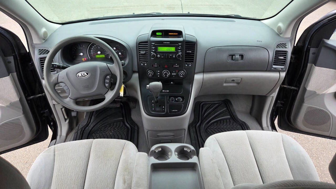 Used 2007 Kia Sedona LX image 28