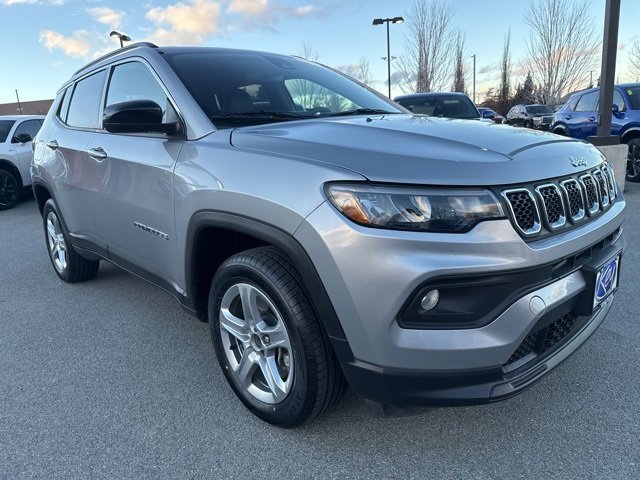 Used 2024 Jeep Compass Latitude image 7