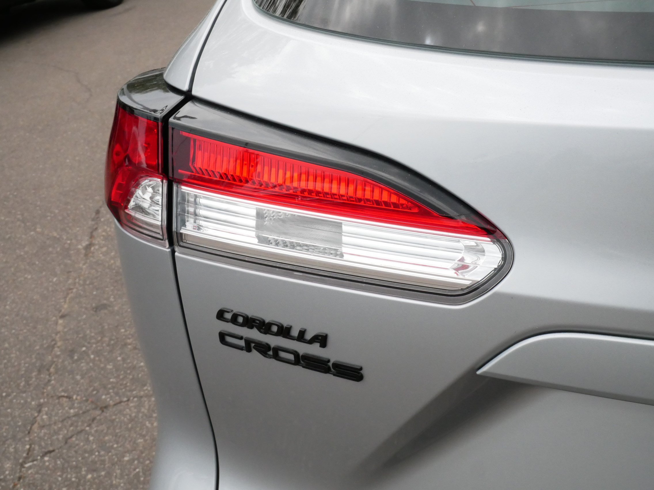 Used 2024 Toyota Corolla Cross AWD Hybrid image 17